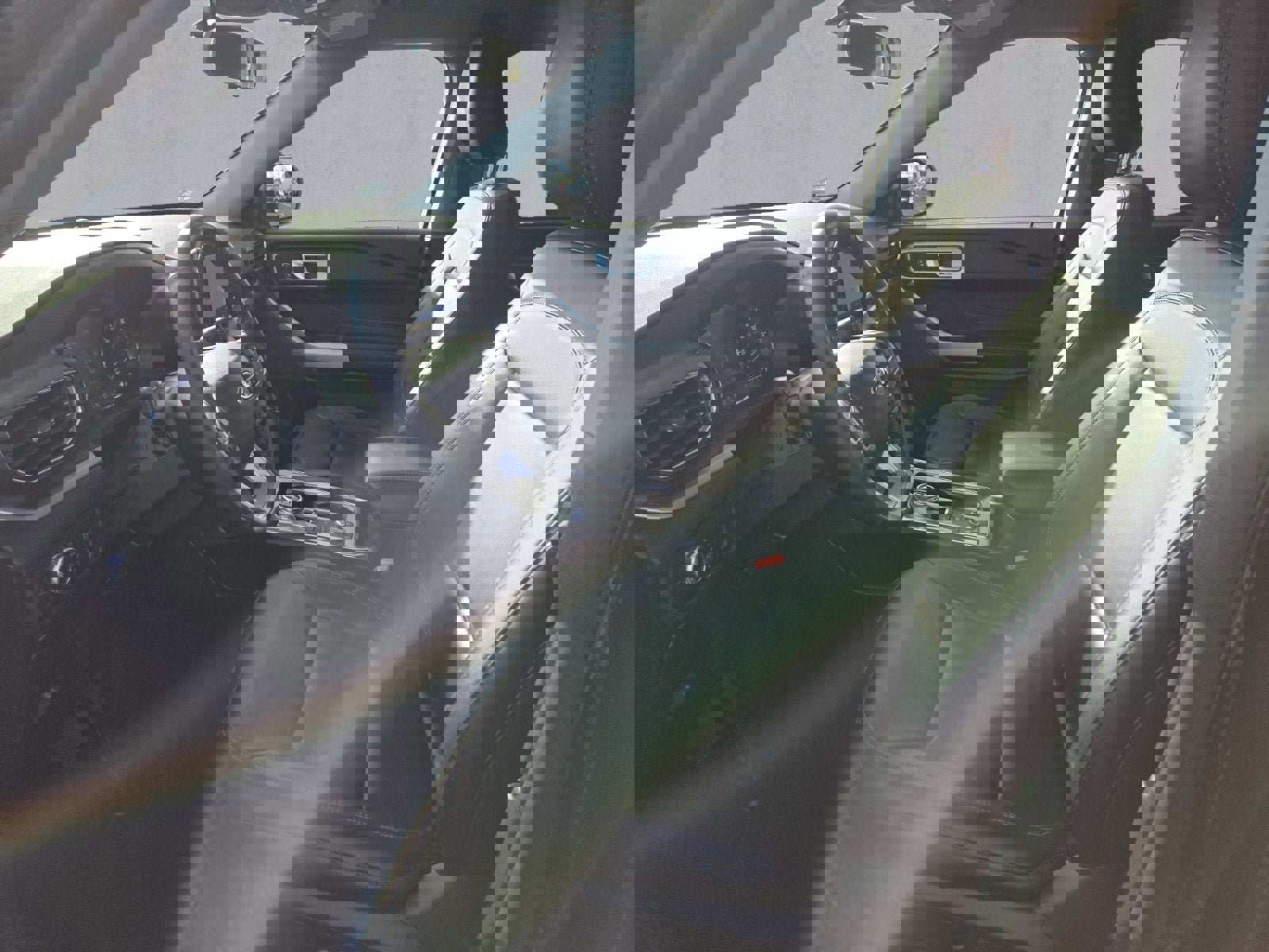 Certified 2022 Ford Explorer XLT w/ Equipment Group 202A image 11