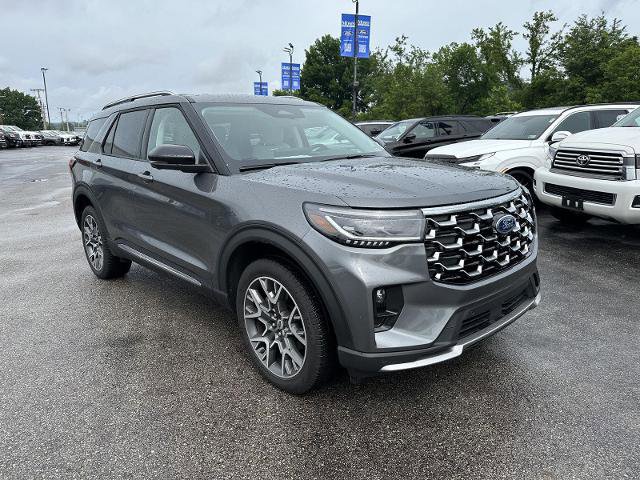 Certified 2025 Ford Explorer Platinum w/ Ultimate Package AWD/4WD image 9