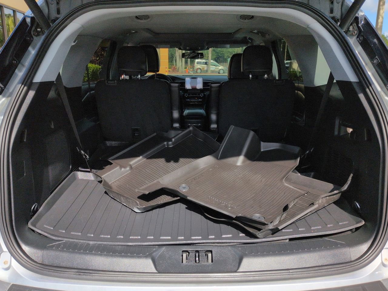 Certified 2024 Ford Explorer Limited w/ Equipment Group 301A AWD/4WD image 13