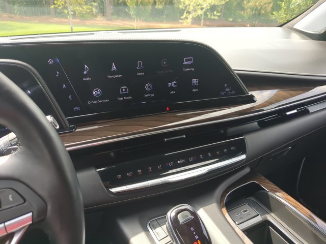Used 2024 Cadillac Escalade ESV Sport Platinum w/ LPO, ONYX Package AWD/4WD image 18