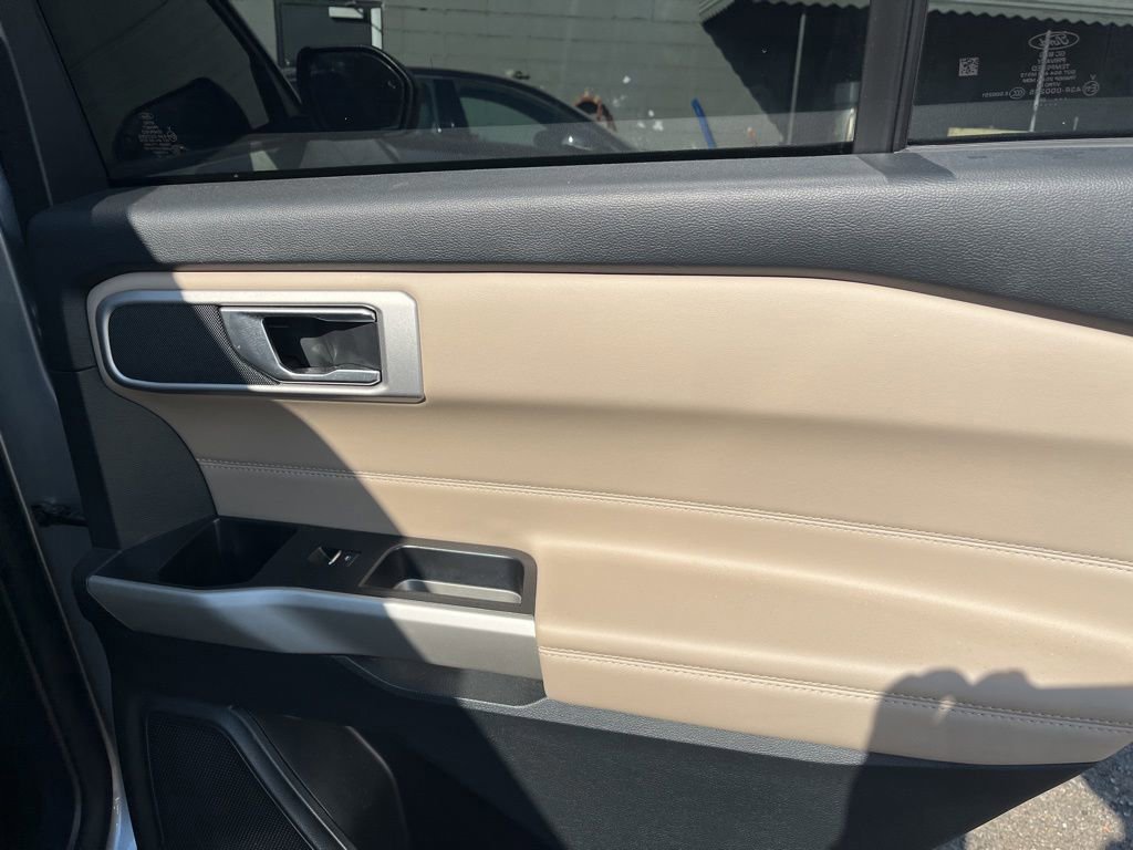 Certified 2022 Ford Explorer XLT w/ Equipment Group 202A image 24