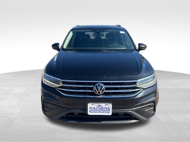 Used 2023 Volkswagen Tiguan SE FWD image 12