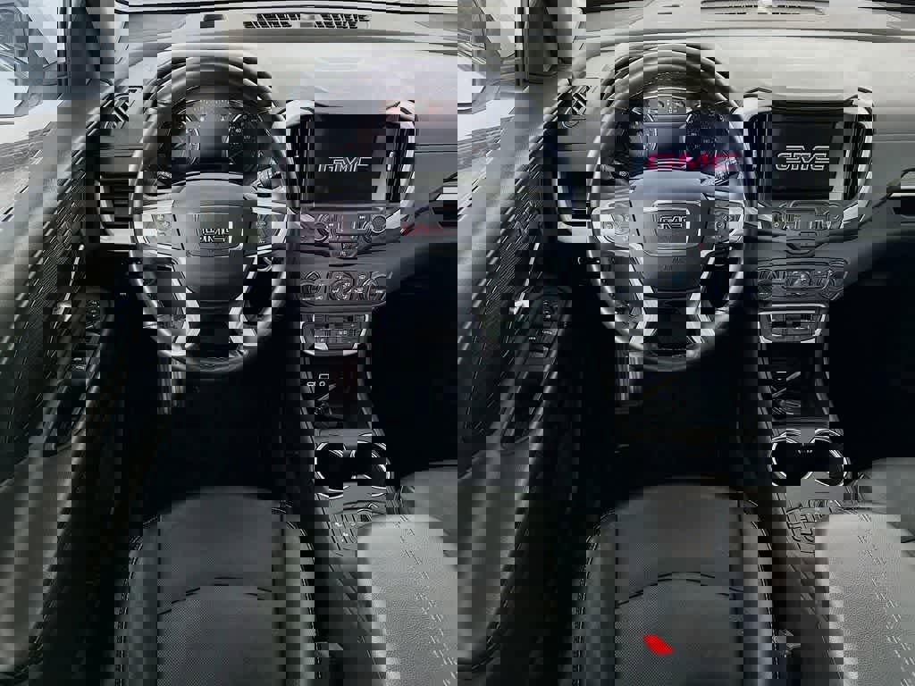 Used 2023 GMC Terrain SLT image 10