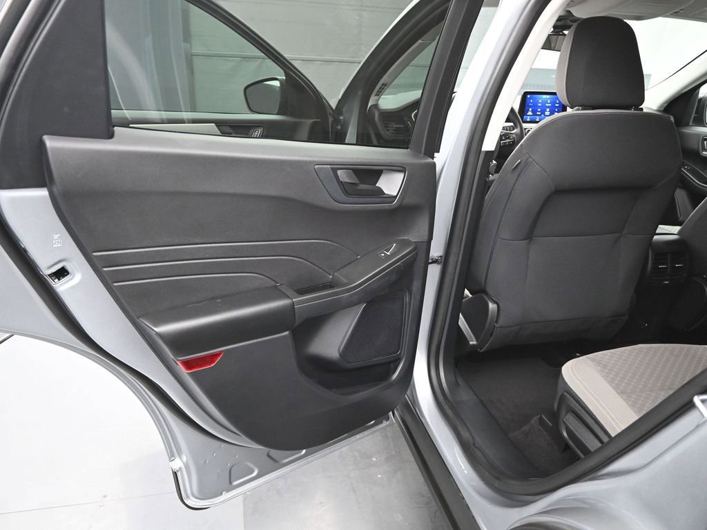 Certified 2022 Ford Escape SE w/ SE Sport Appearance Package image 38