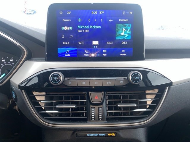 Certified 2022 Ford Escape SE w/ SE Sport Appearance Package image 11