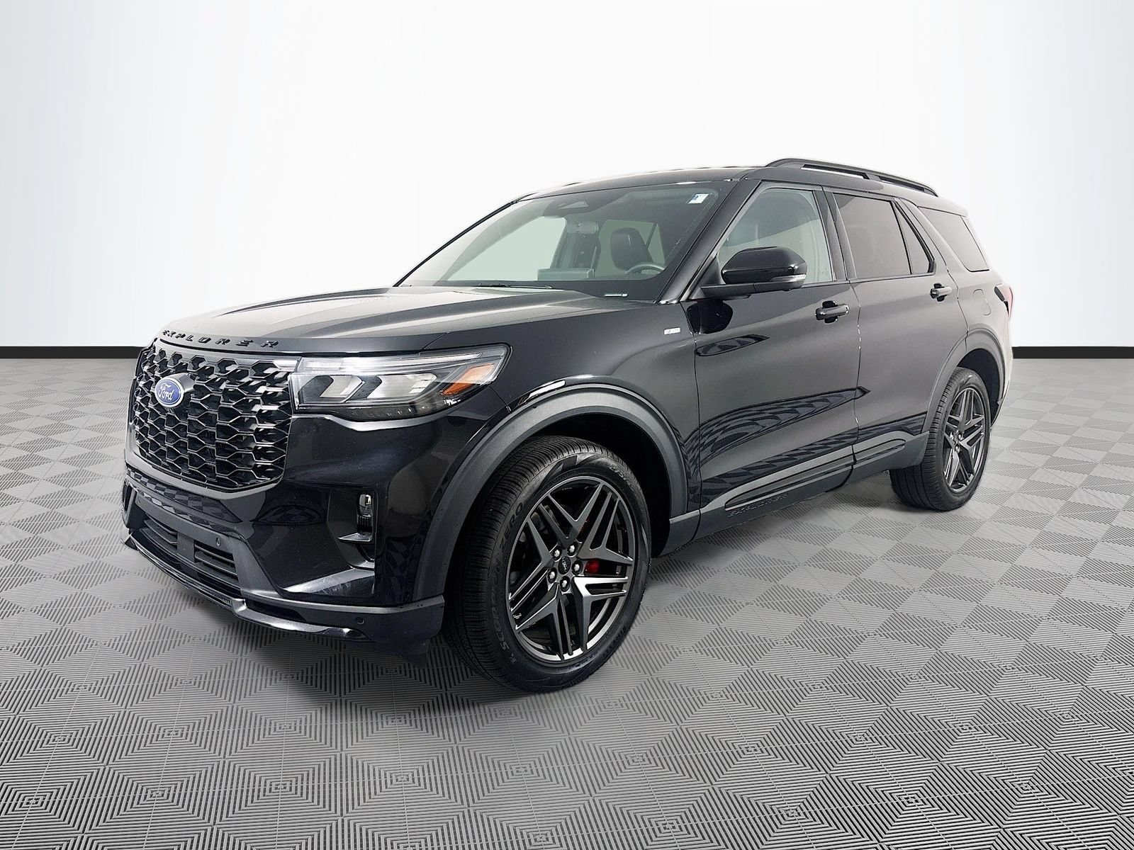 Certified 2025 Ford Explorer ST-Line w/ ST-Line Street Pack AWD/4WD image 3