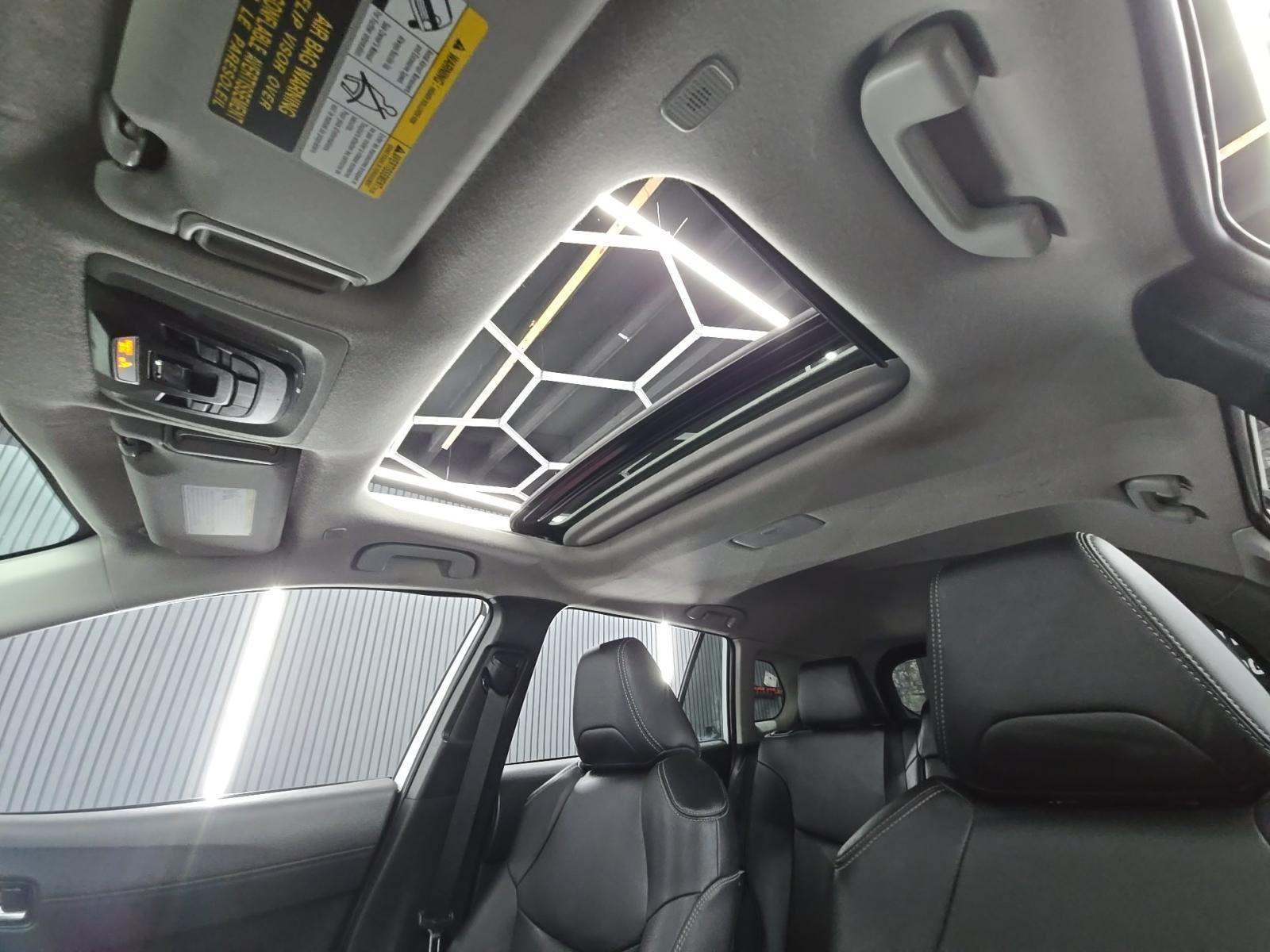 Used 2023 Toyota Corolla Cross XLE w/ Convenience Package FWD image 13