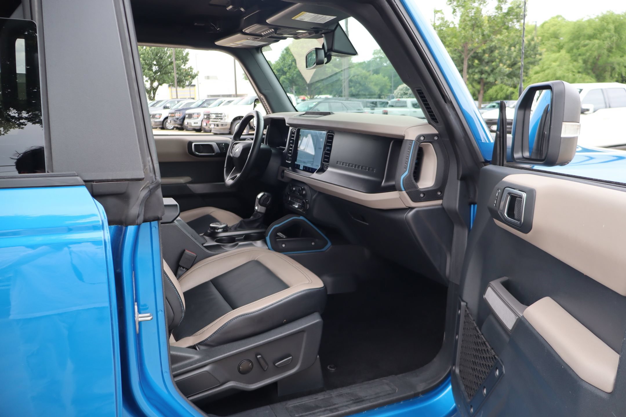 Certified 2022 Ford Bronco Wildtrak AWD/4WD image 29