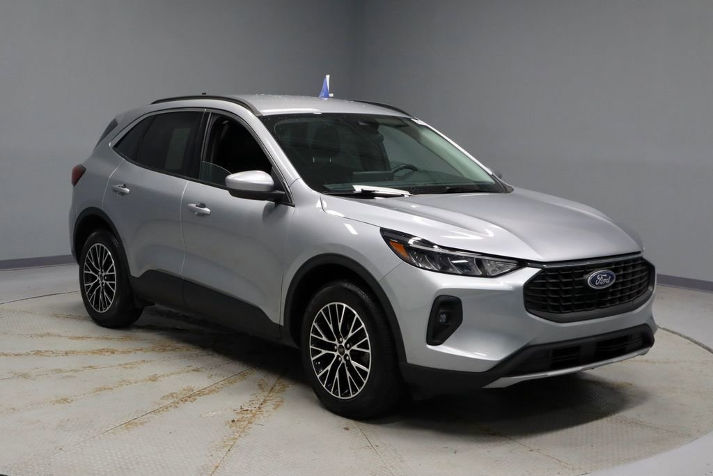 Certified 2023 Ford Escape SE w/ Class II Trailer Tow Package image 7