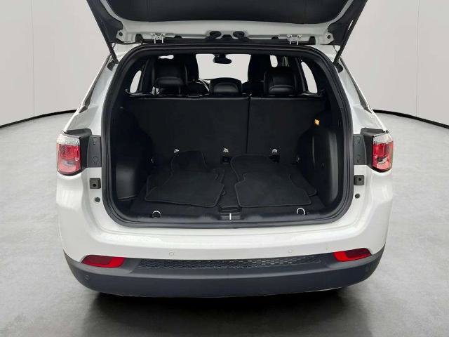 Used 2023 Jeep Compass Limited w/ Sun and Sound Group AWD/4WD image 14