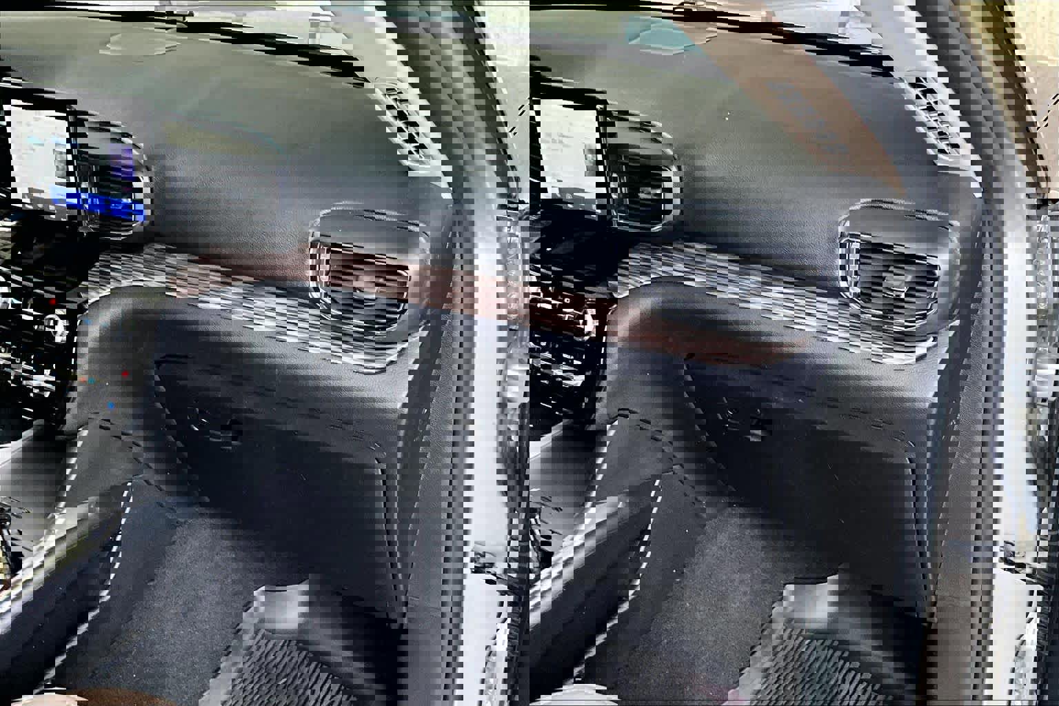 Certified 2021 Ford Explorer Limited w/ Equipment Group 301A image 18