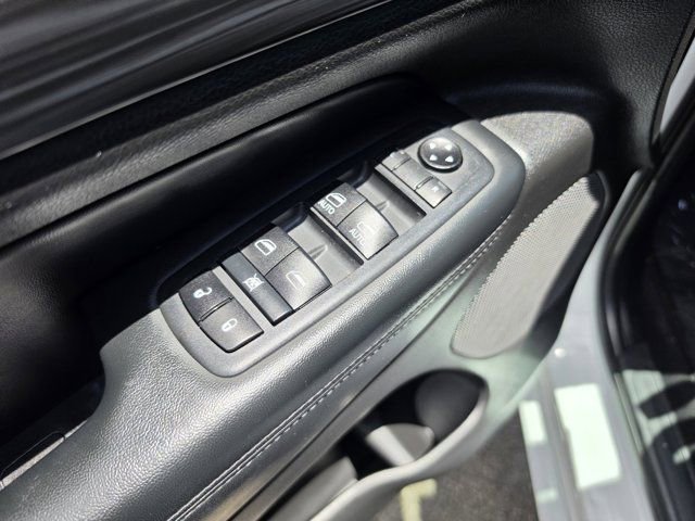 Used 2020 Jeep Grand Cherokee Altitude AWD/4WD image 18