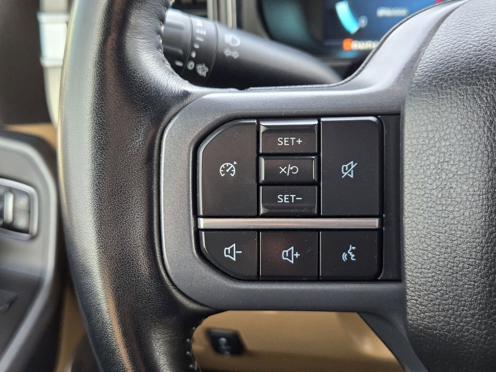 Certified 2023 Ford F350 Lariat w/ Chrome Package image 28