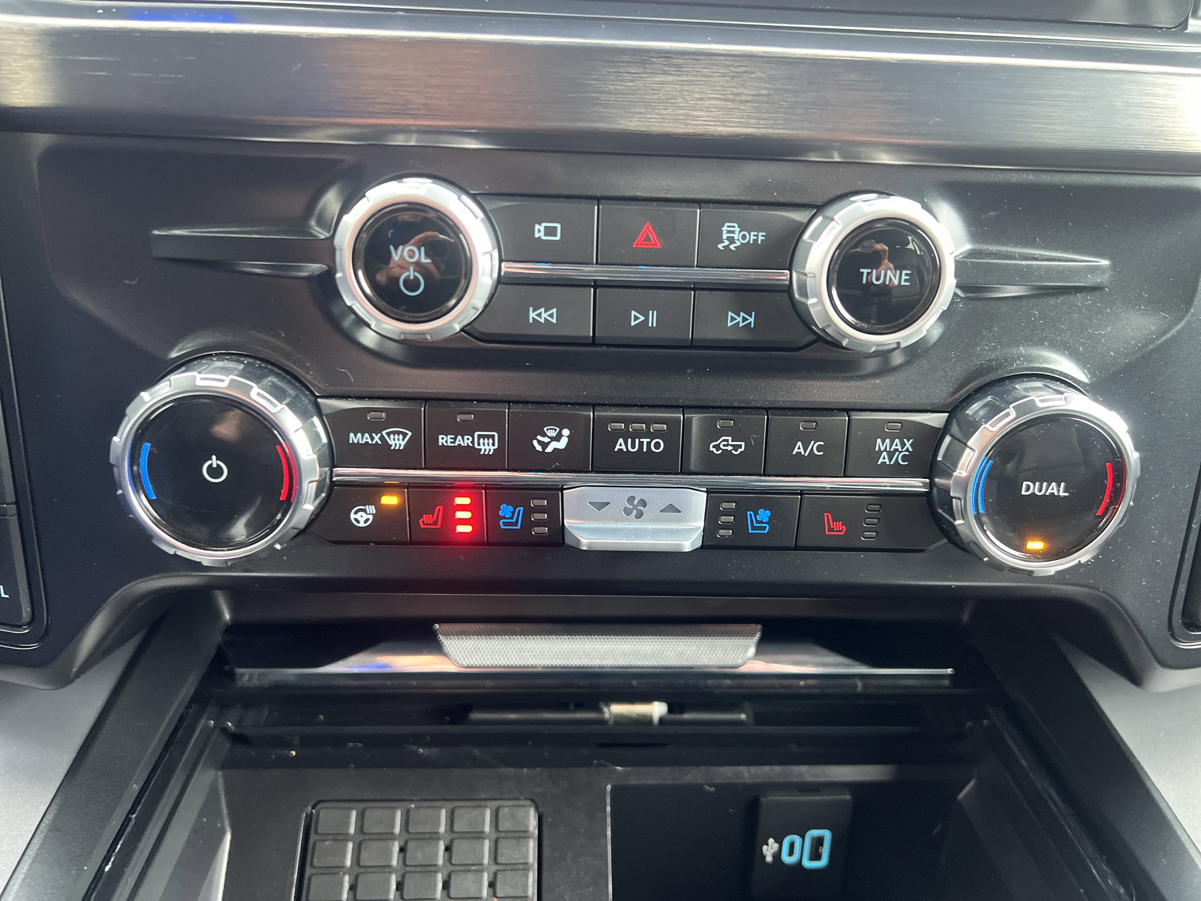Certified 2025 Ford F350 Lariat AWD/4WD image 29