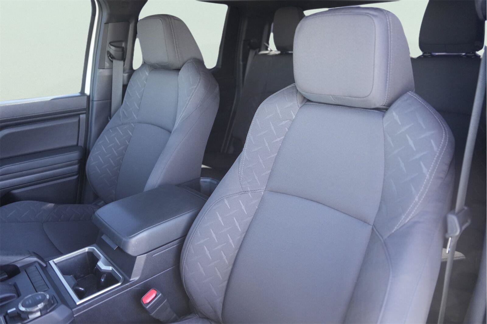 Used 2025 Toyota Tacoma SR5 AWD/4WD image 10