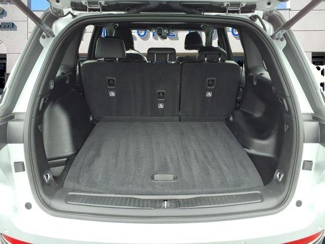 Used 2025 Jeep Grand Cherokee Altitude AWD/4WD image 24