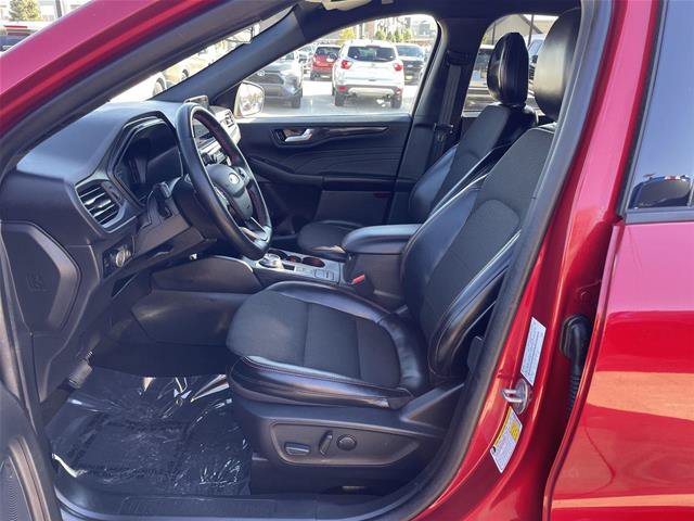 Certified 2025 Ford Escape ST-Line Select AWD/4WD image 16