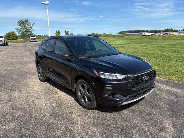Certified 2023 Ford Escape ST-Line w/ Tech Pack #1 AWD/4WD image 2