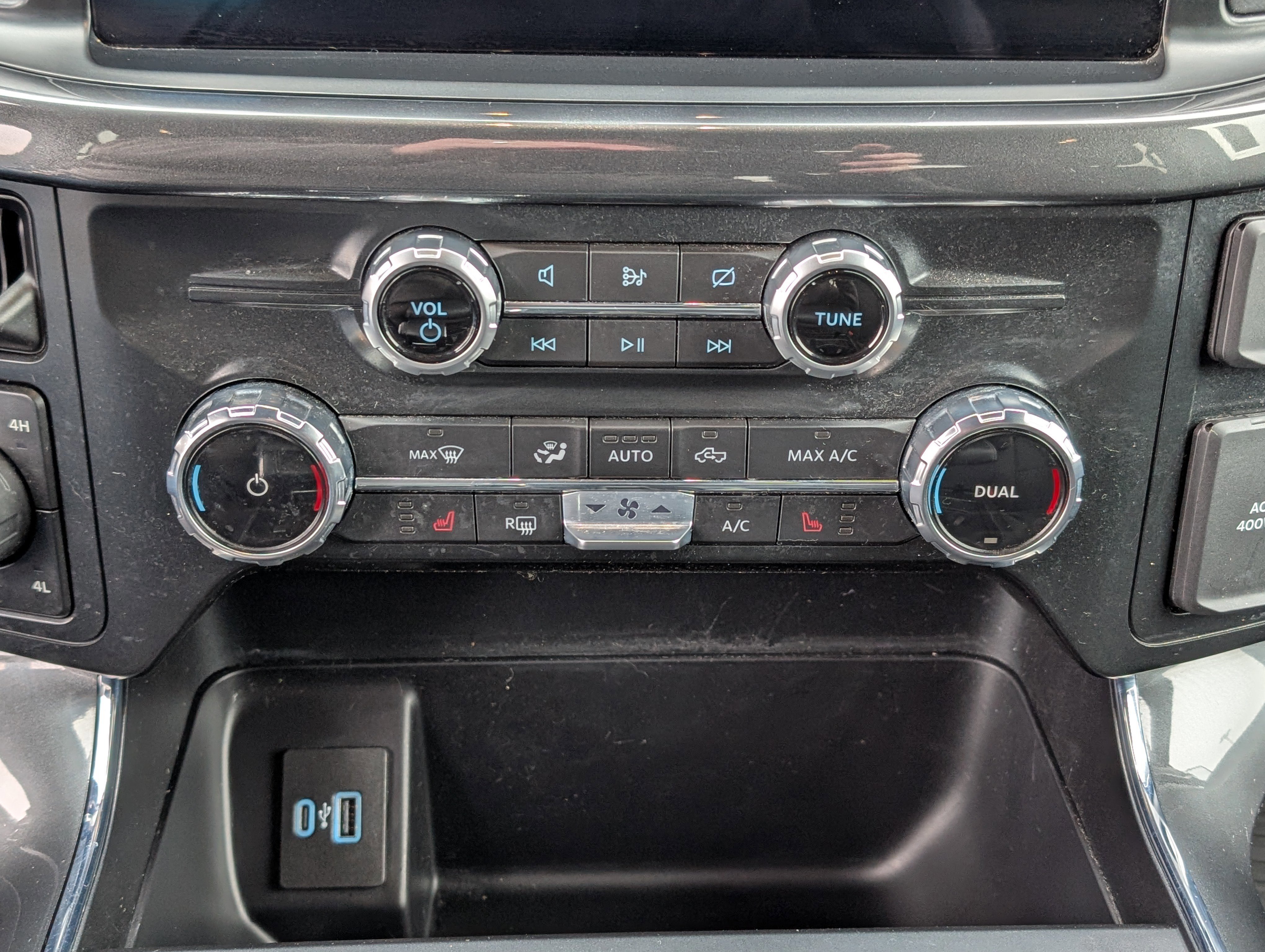 Certified 2022 Ford F150 XLT w/ Equipment Group 302A High image 28