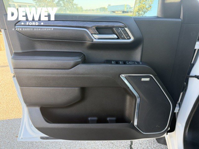 Used 2022 Chevrolet Silverado 1500 LTZ w/ LTZ Premium Package AWD/4WD image 10