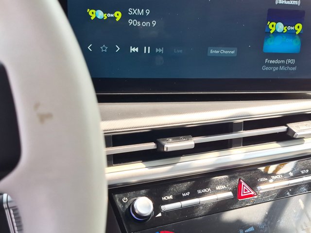 Used 2026 Hyundai Santa Fe SEL FWD image 18