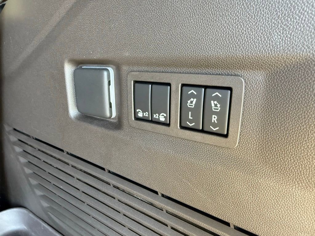 Used 2023 GMC Yukon Denali w/ Max Trailering Package image 35