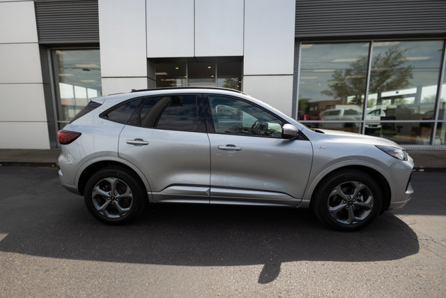 Certified 2023 Ford Escape ST-Line Select AWD/4WD image 2