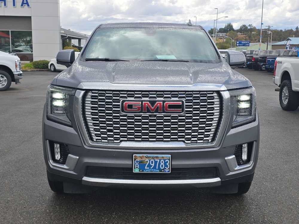 Used 2021 GMC Yukon Denali w/ Denali Premium Package AWD/4WD image 12