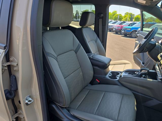 Used 2024 Chevrolet Colorado ZR2 w/ ZR2 Convenience Package III AWD/4WD image 24