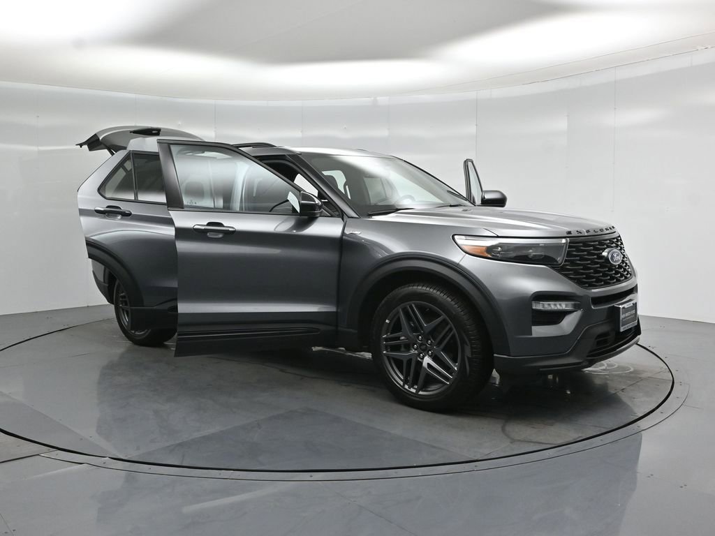 Certified 2024 Ford Explorer ST-Line w/ Class IV Trailer Tow Package RWD image 28