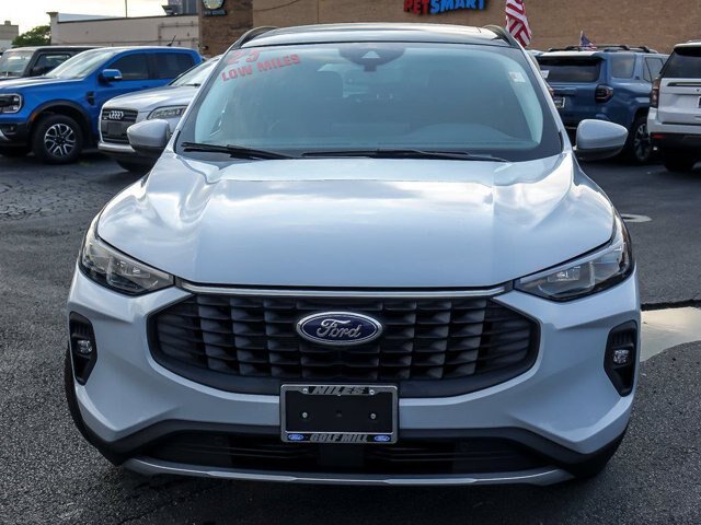 Certified 2025 Ford Escape Platinum AWD/4WD image 5