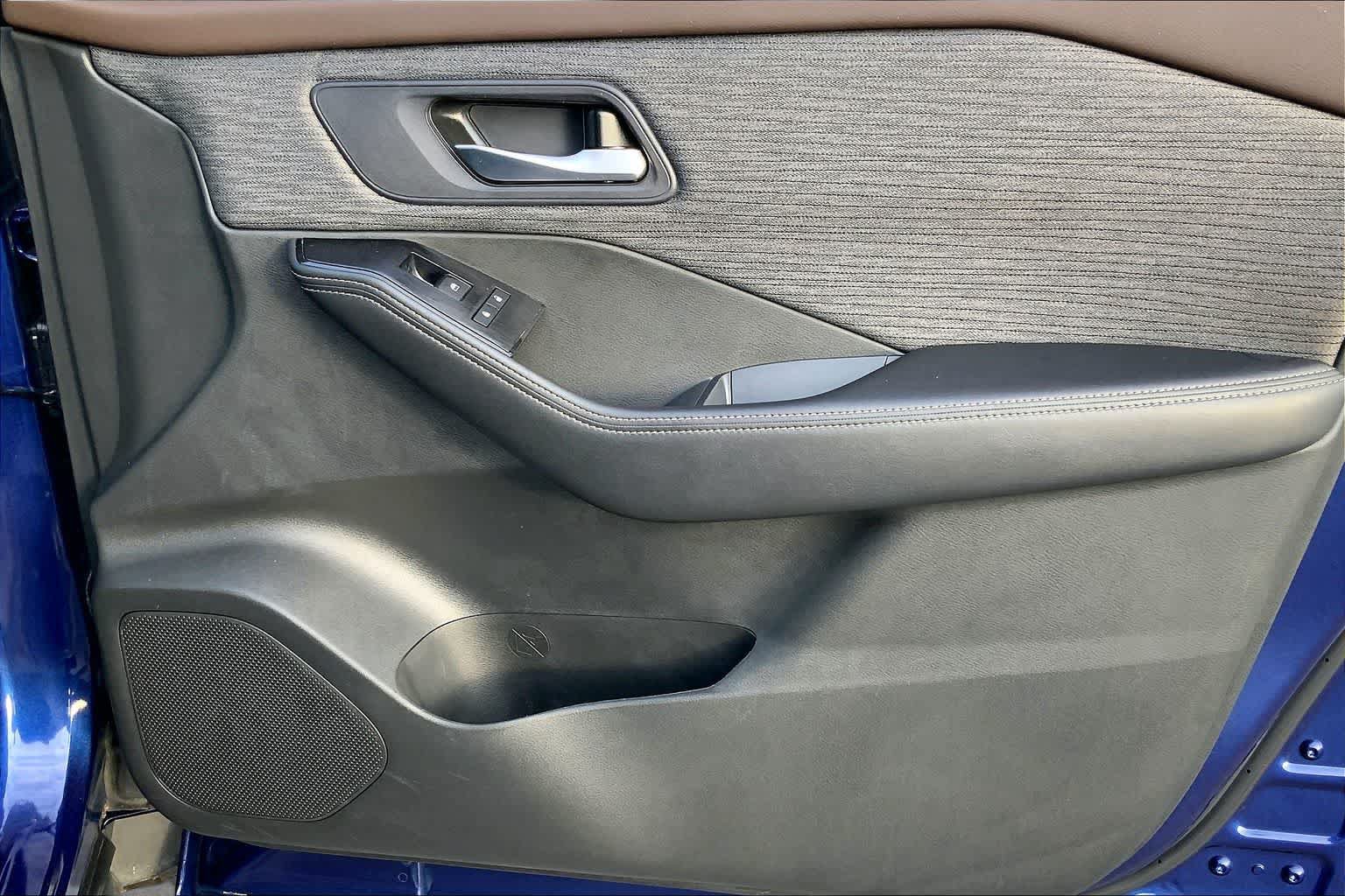 Used 2023 Nissan Rogue SV FWD image 21