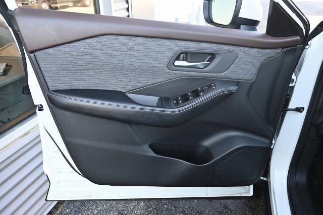 Used 2023 Nissan Rogue SV image 20