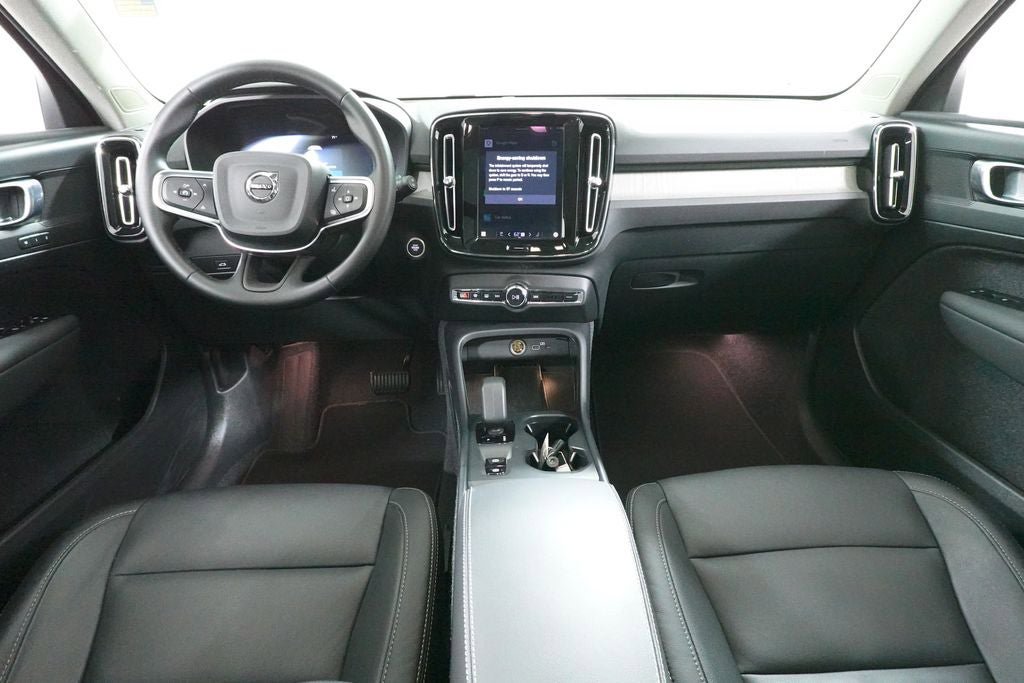 Used 2025 Volvo XC40 B5 Core AWD/4WD image 13