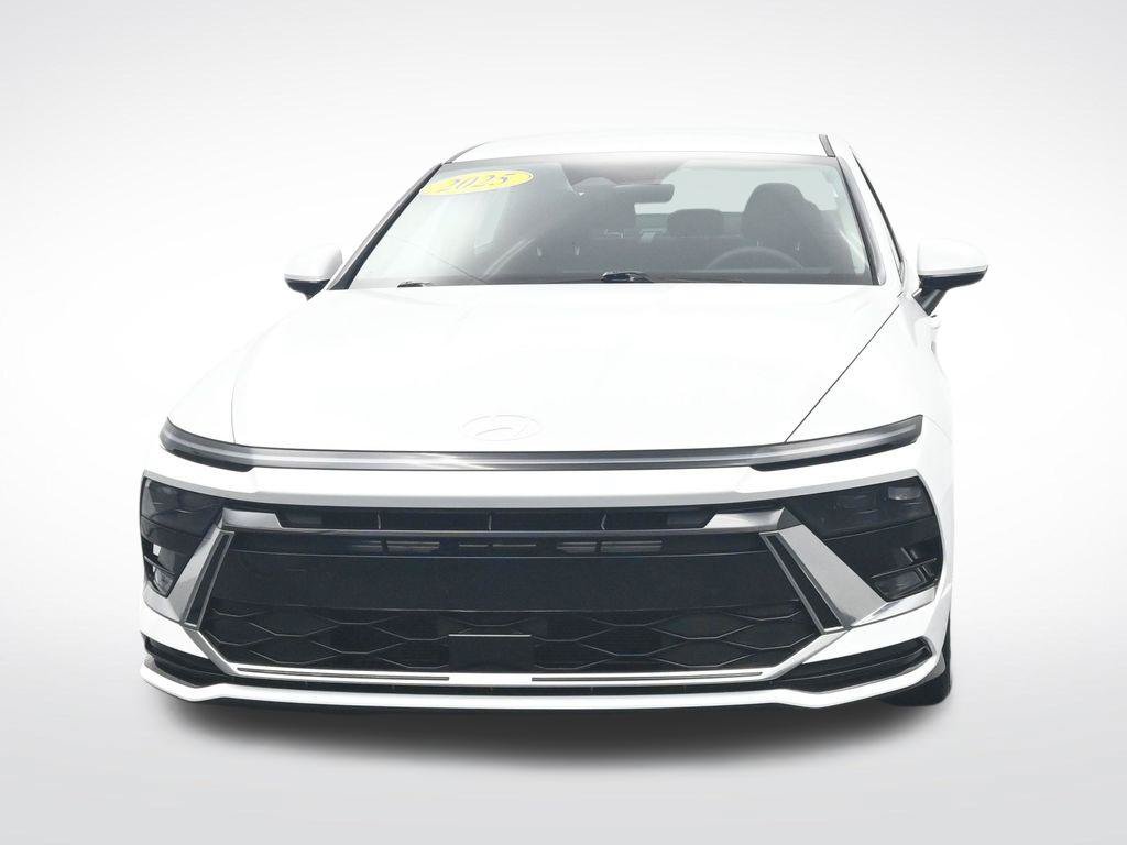 Used 2025 Hyundai Sonata SEL FWD image 2