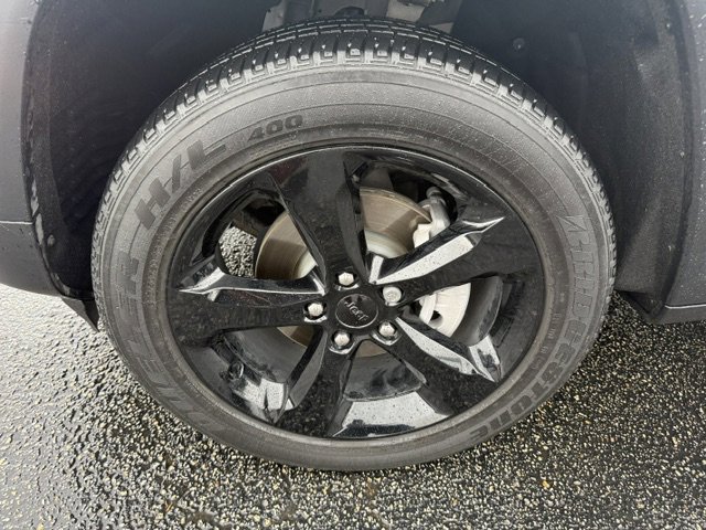 Used 2023 Jeep Grand Cherokee Altitude image 8