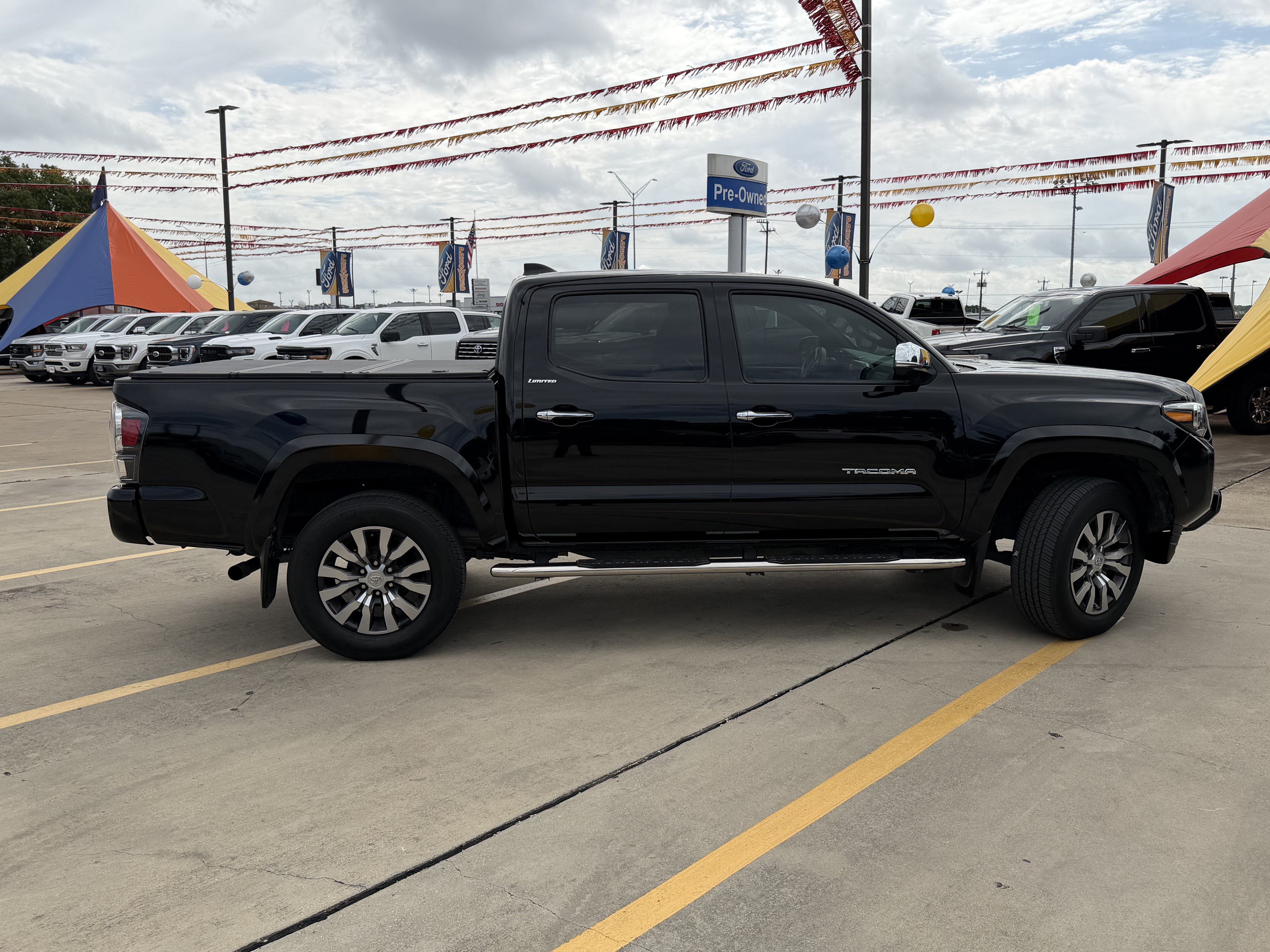 Used 2023 Toyota Tacoma Limited RWD image 4