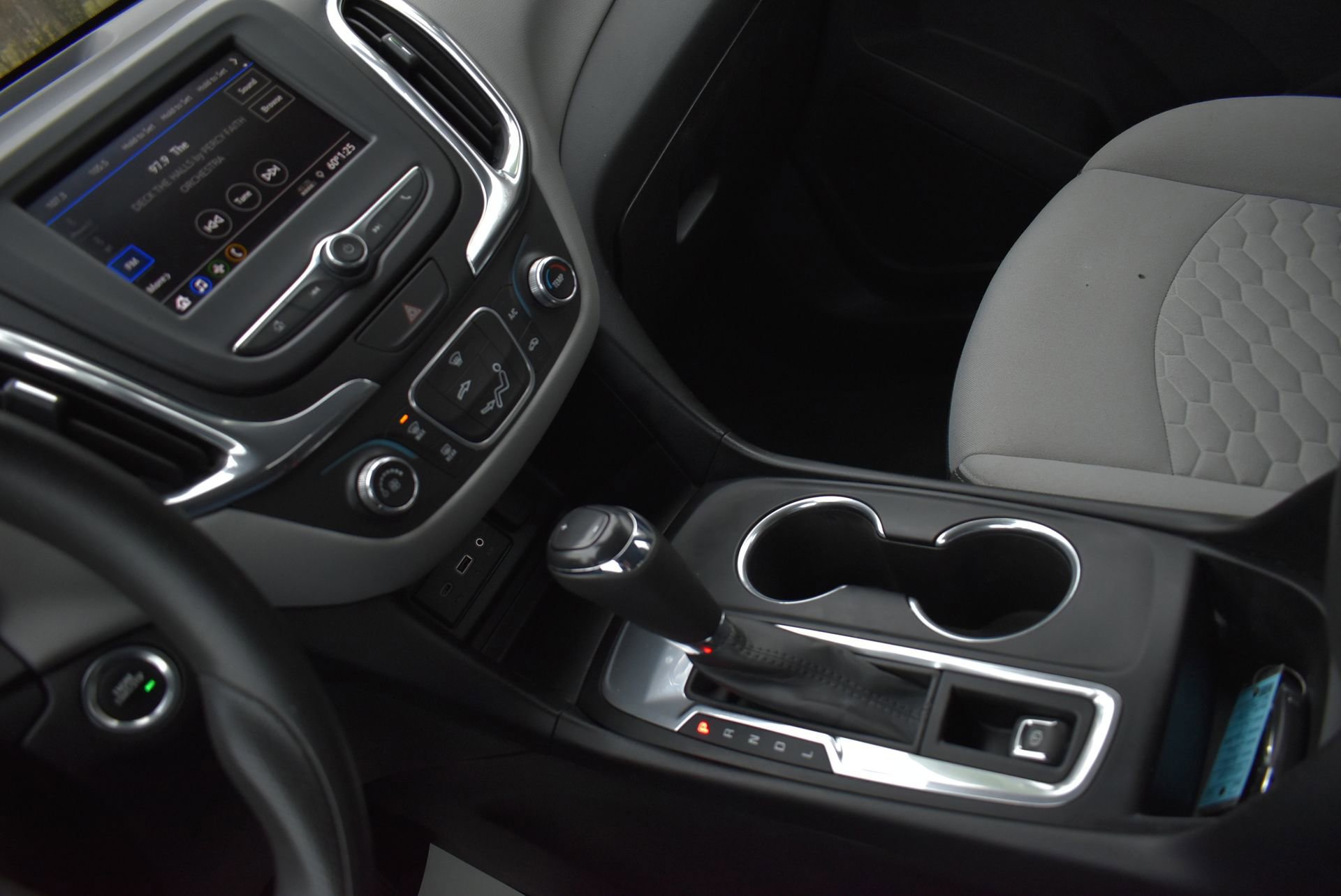 Used 2020 Chevrolet Equinox LS image 21