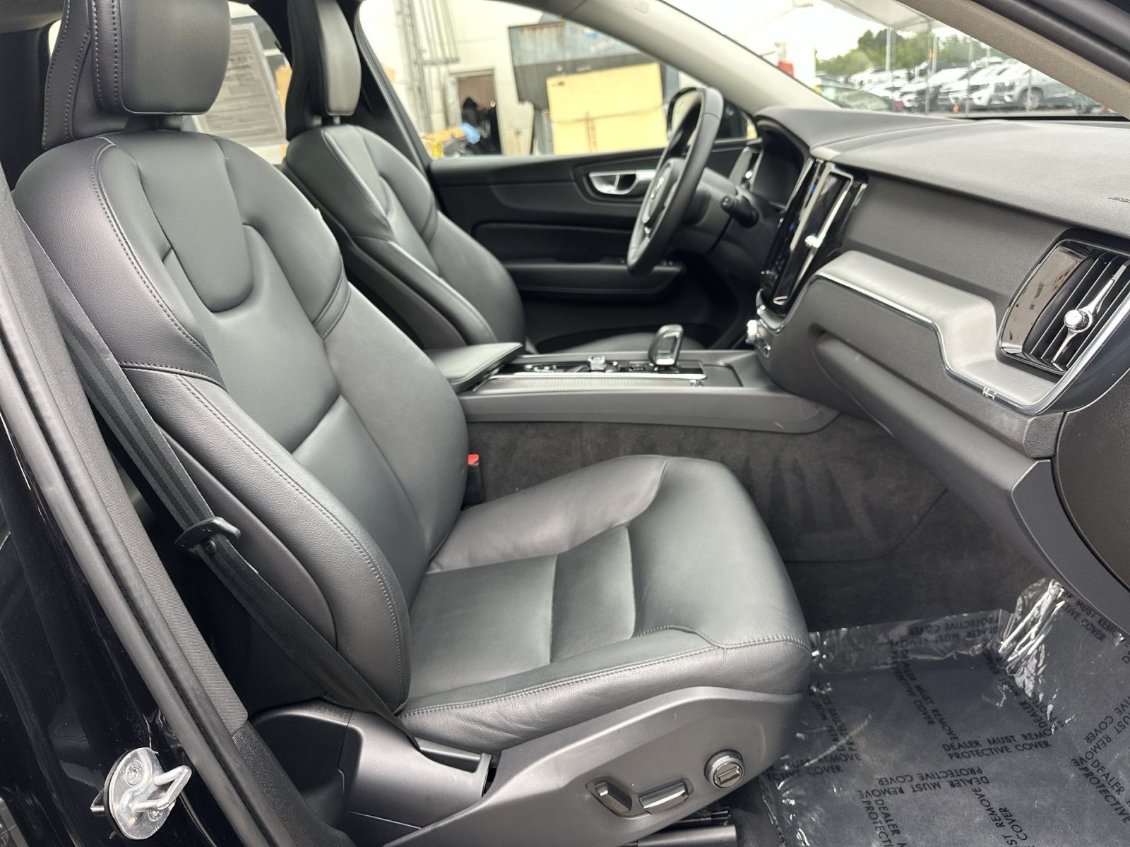 Used 2024 Volvo XC60 B5 Core w/ Climate Package AWD/4WD image 27