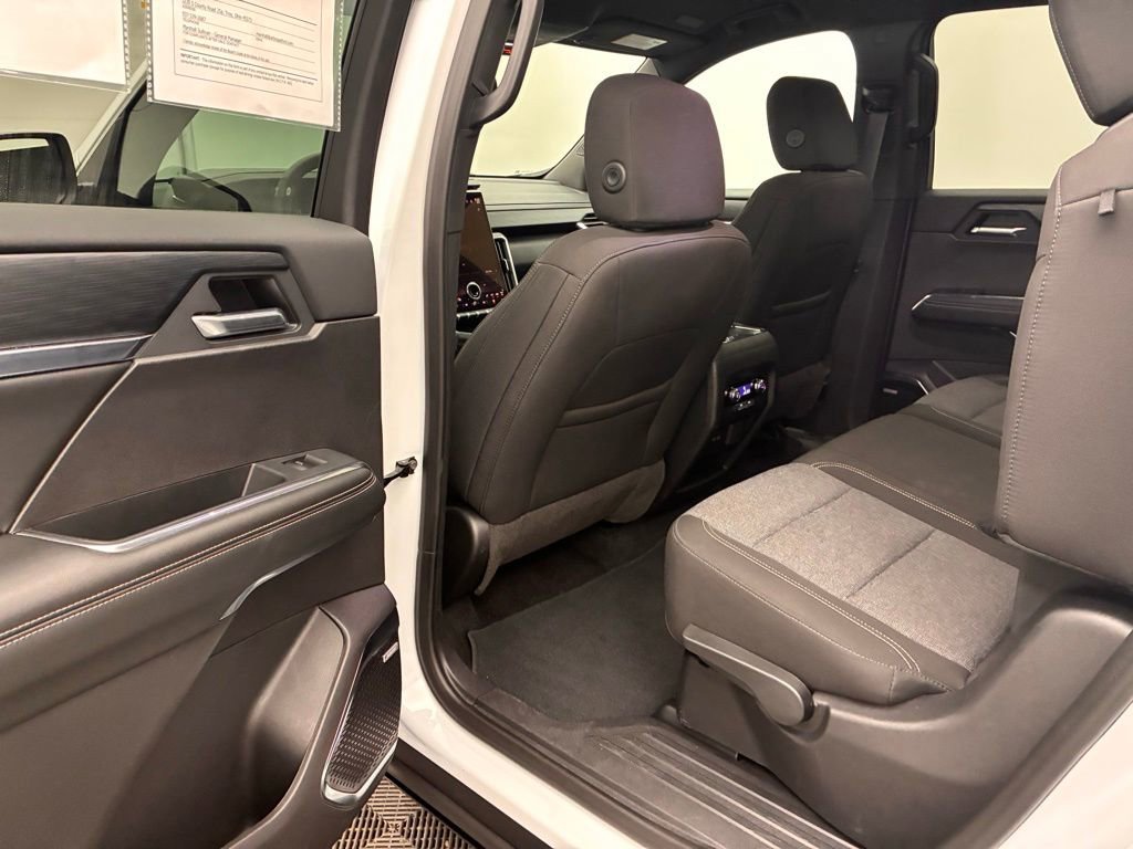 Used 2025 GMC Acadia Elevation image 29