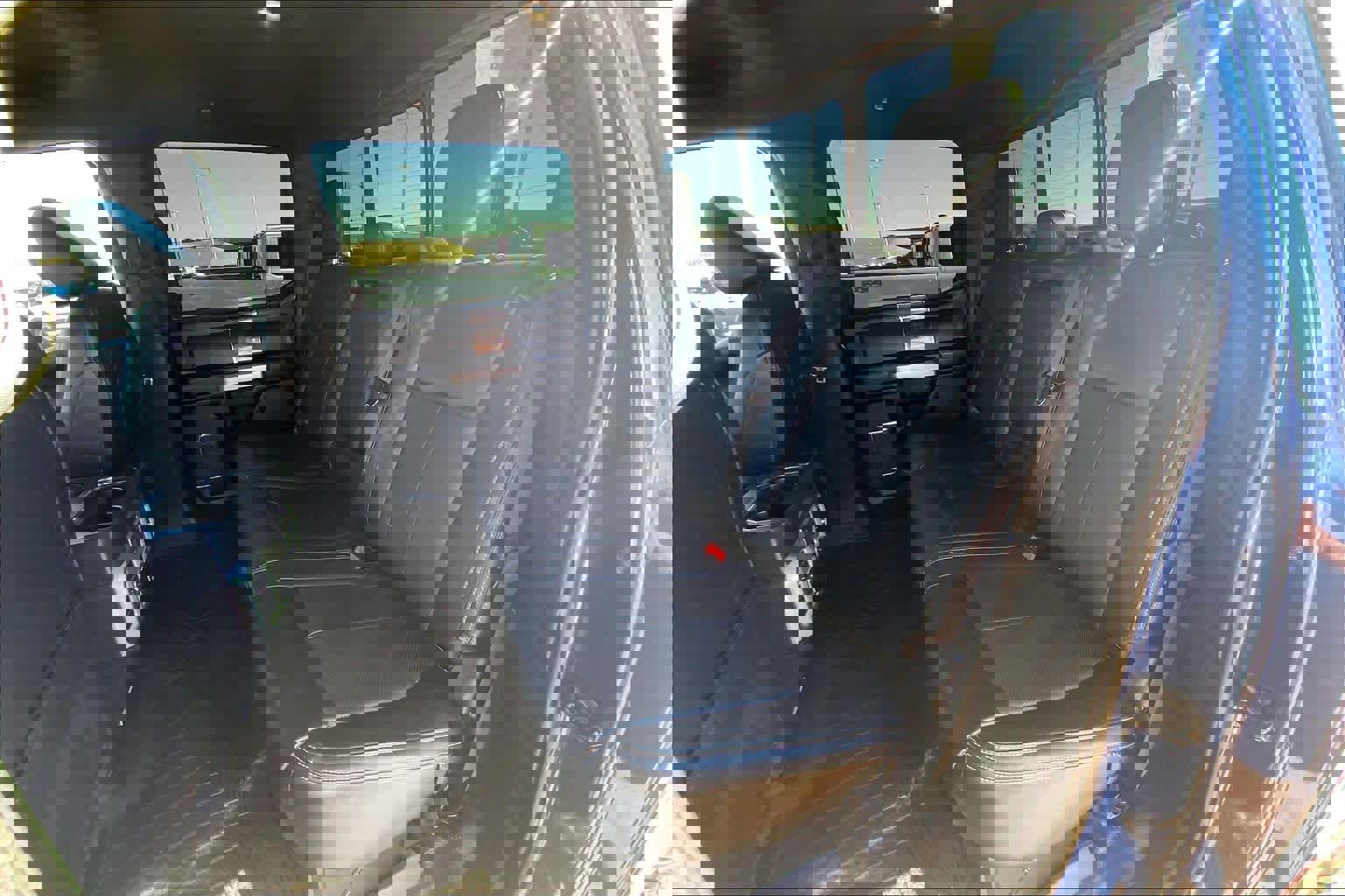 Certified 2022 Ford F350 Lariat w/ Tremor Off-Road Package image 20