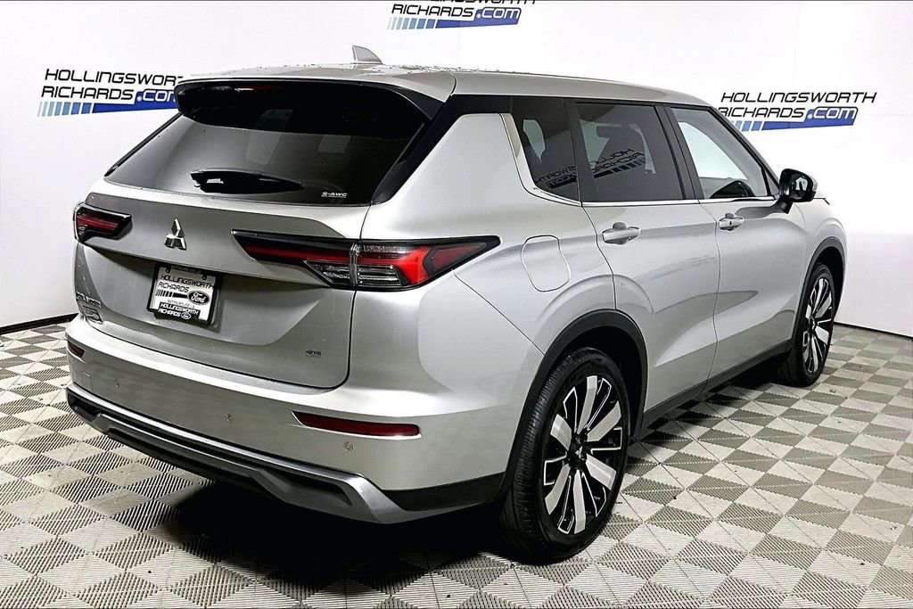 Used 2025 Mitsubishi Outlander SE AWD/4WD image 9