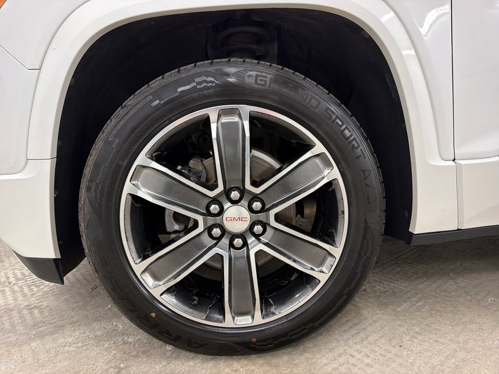 Used 2018 GMC Acadia Denali w/ Technology Package FWD image 14