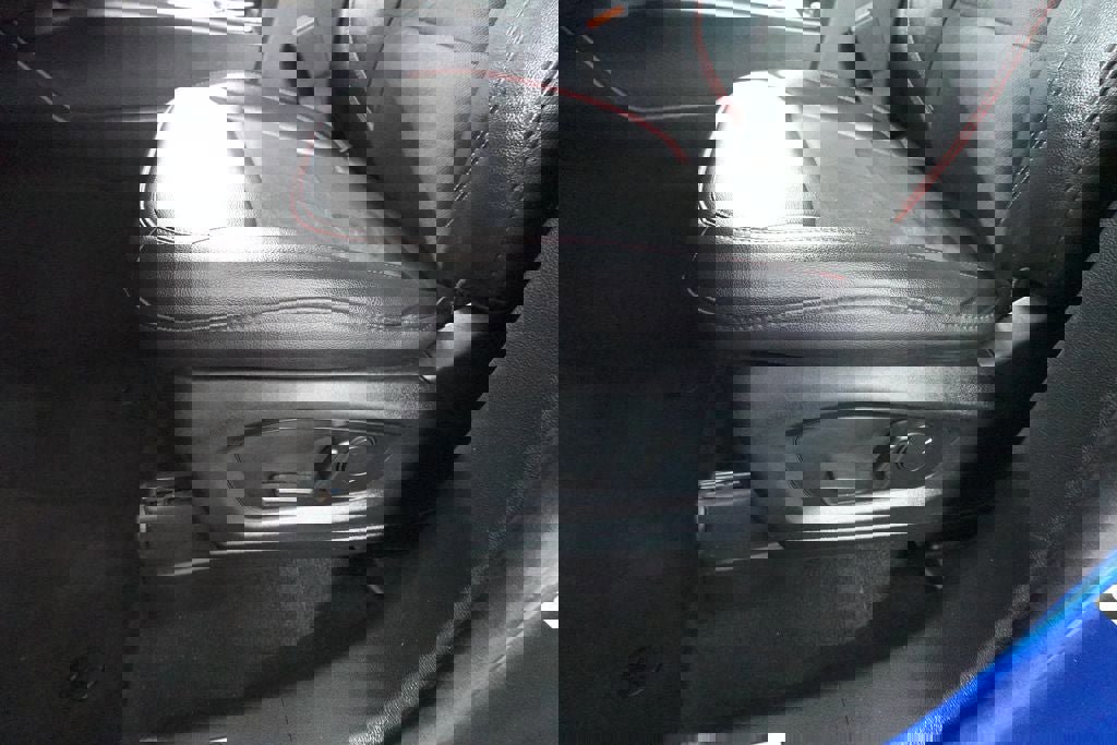 Certified 2023 Ford Explorer ST-Line image 11