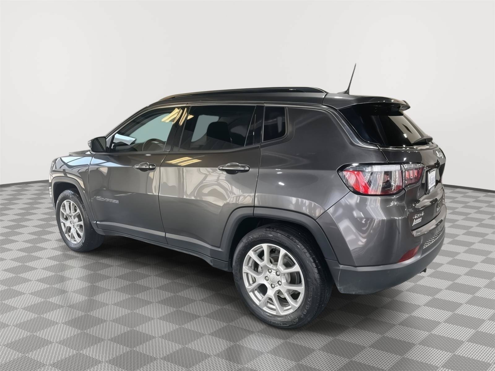 Used 2022 Jeep Compass Latitude AWD/4WD image 9