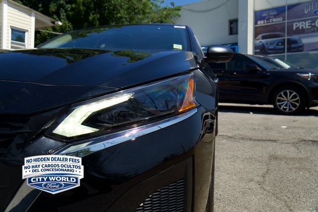 Used 2025 Nissan Altima 2.5 SV FWD image 6