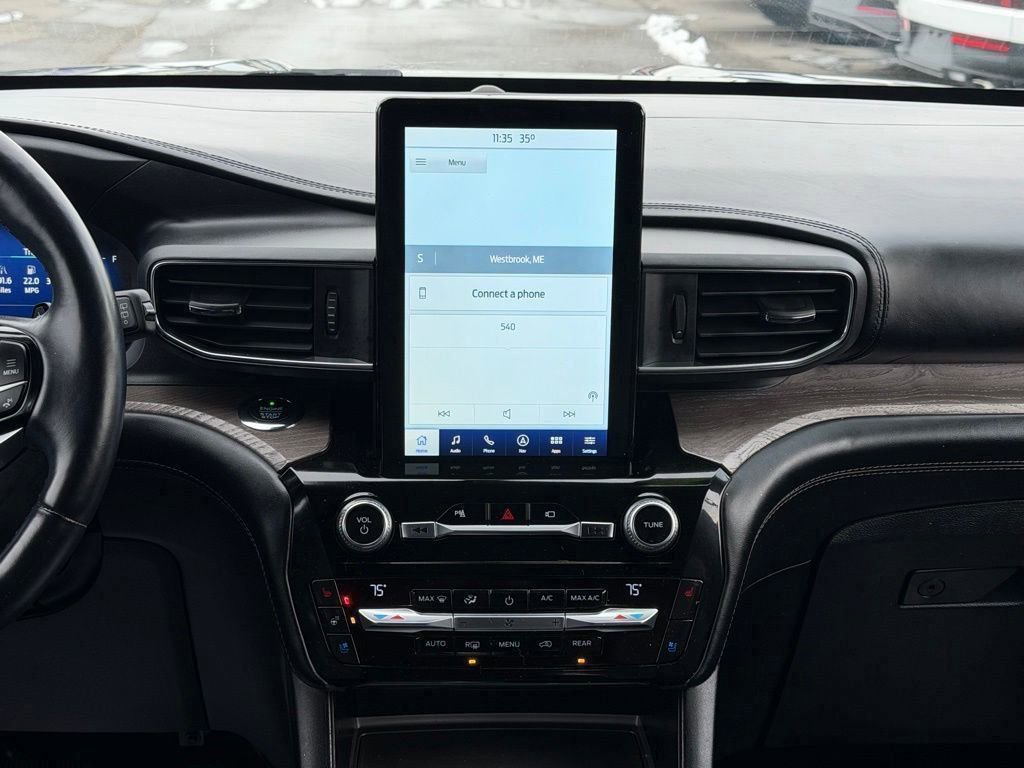 Certified 2021 Ford Explorer Platinum w/ Equipment Group 601A image 16