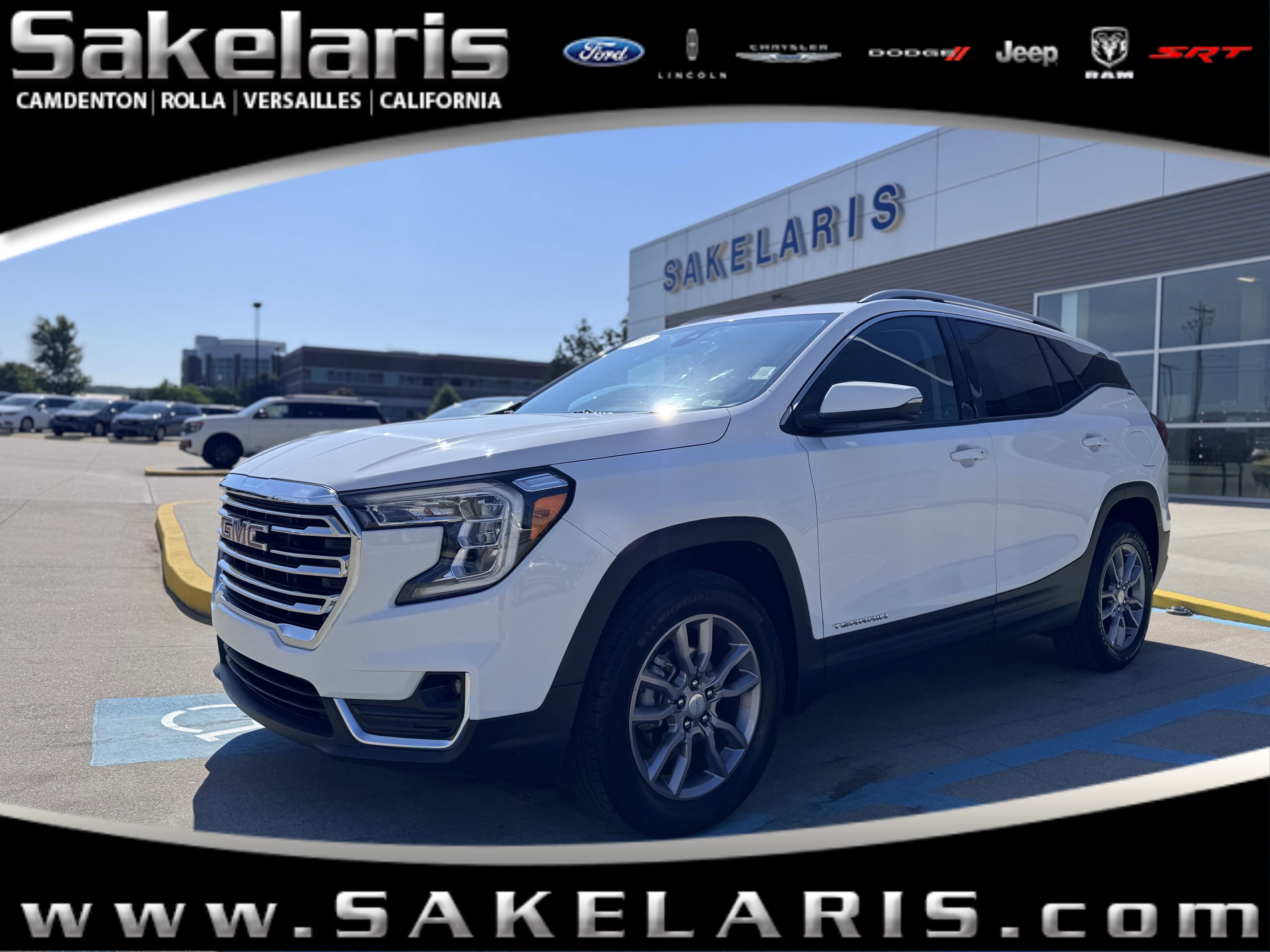 Used 2023 GMC Terrain SLT image 1