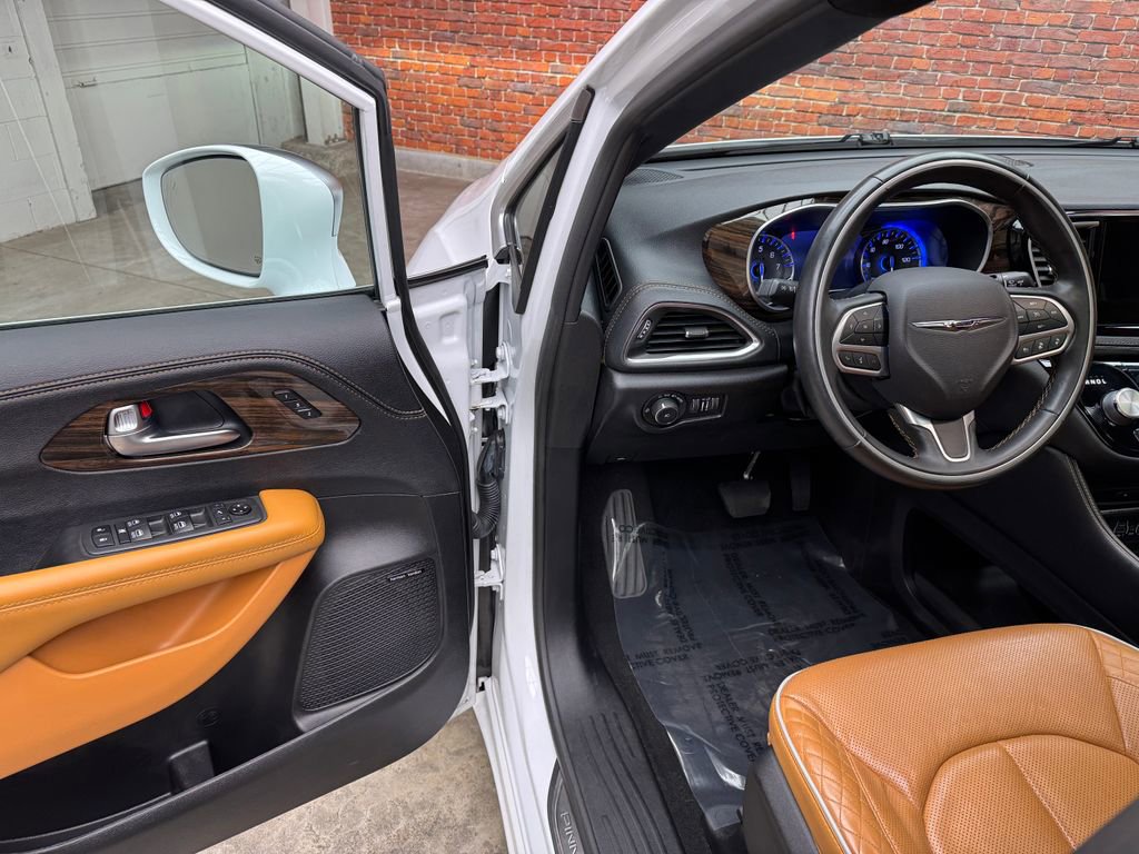 Used 2021 Chrysler Pacifica Pinnacle AWD/4WD image 9