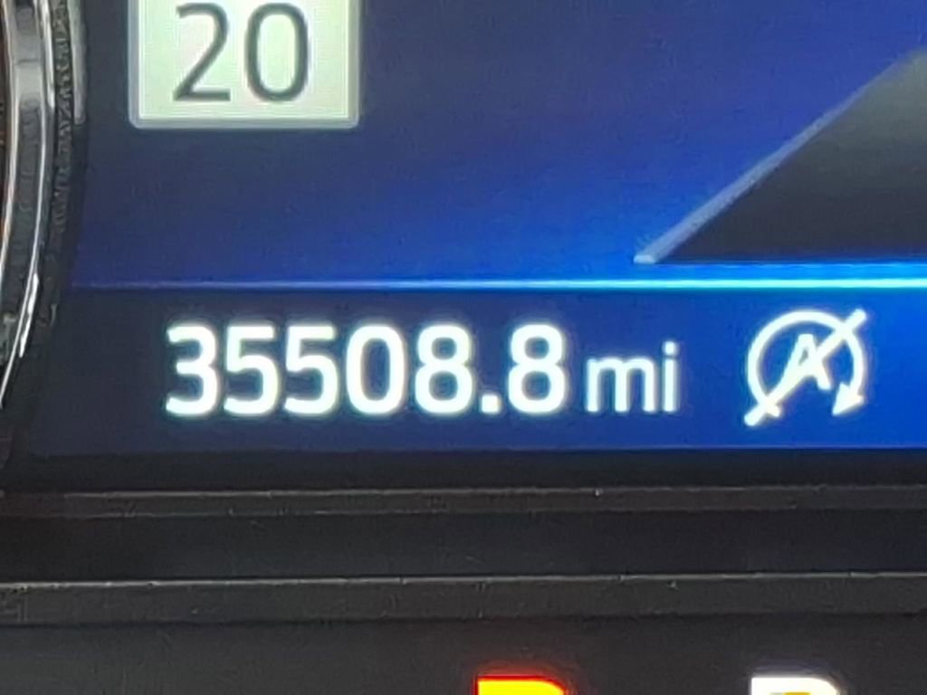 Certified 2022 Ford Explorer Limited w/ Equipment Group 301A image 26